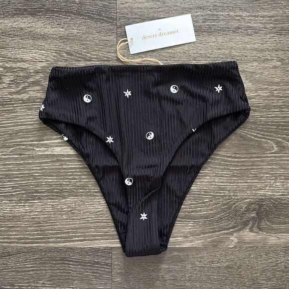 🐿️ NWT Urban Outfitters Desert Dreamer Black Embroidered Bikini Bottoms Medium - Picture 1 of 5